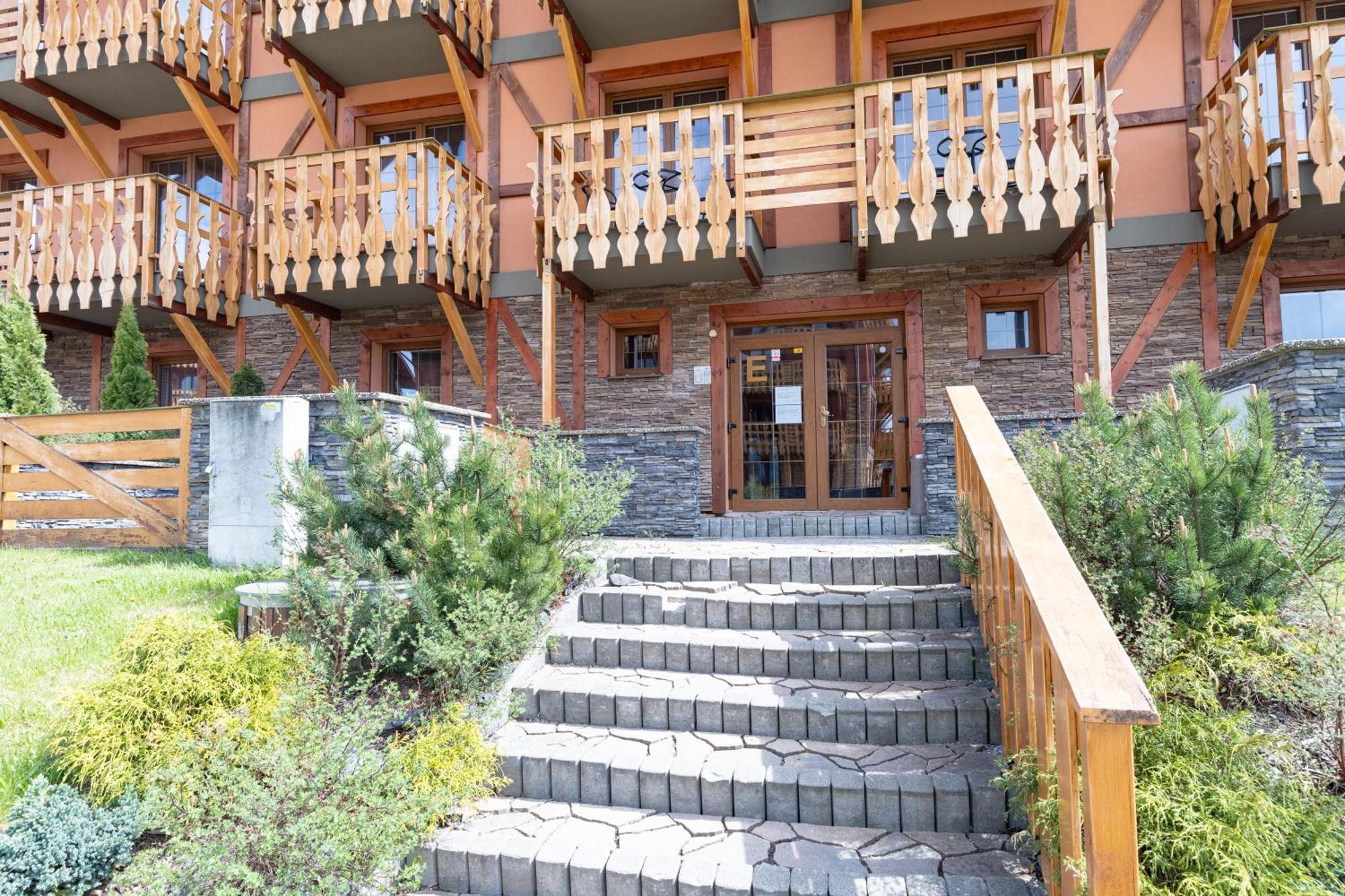 Family & Friends Apartment Велька-Ломница Экстерьер фото