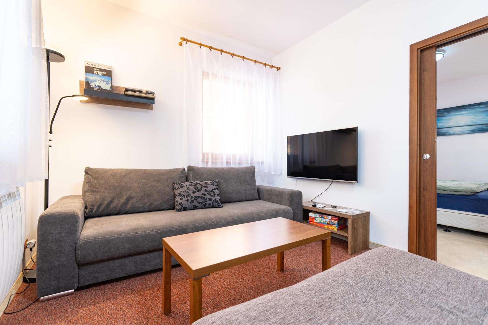 Family & Friends Apartment Велька-Ломница Экстерьер фото
